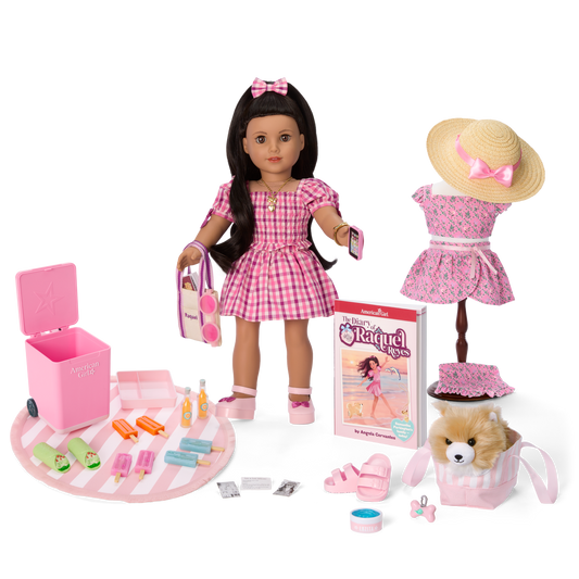 Raquel Reyes™ Gift Set (Girl of the Year™ 2026)