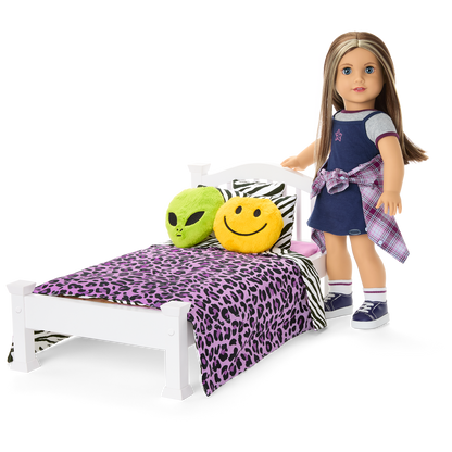 Isabel™ & Nicki’s™ Twin Beds Bundle (Historical Characters)